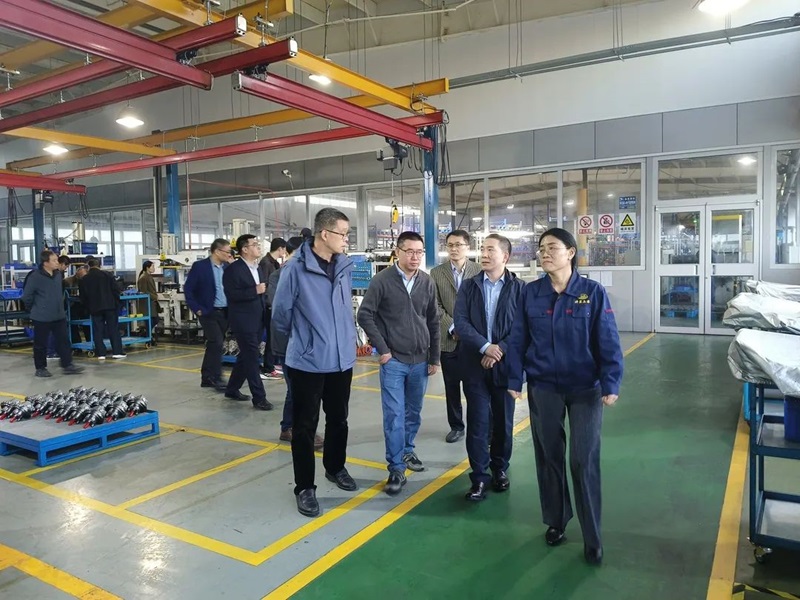 青島力克川液壓機(jī)械有限公司協(xié)辦國家標(biāo)準(zhǔn)審查會(huì)議在青島勝利召開！5.jpg